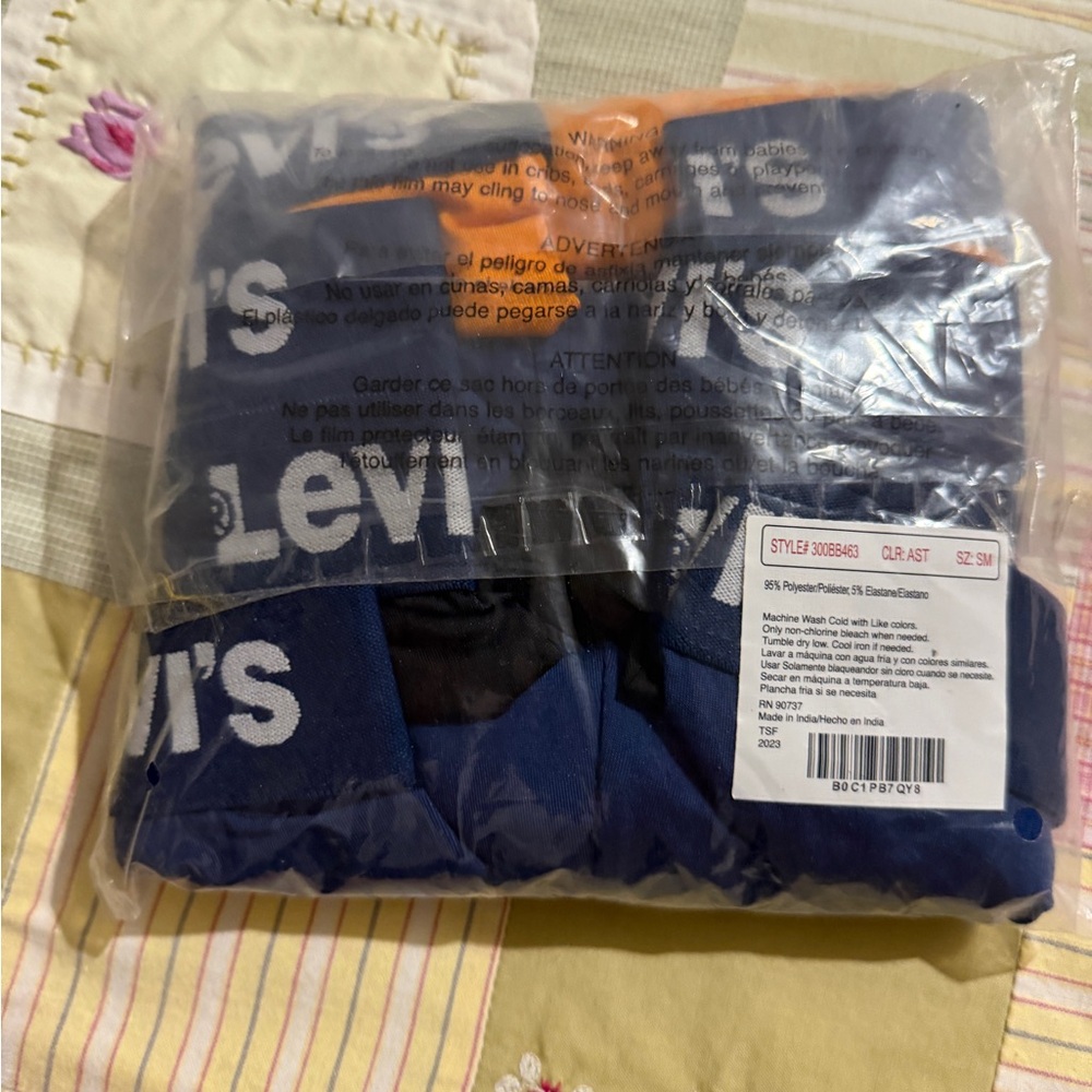 Levi's Men's Size S Boxer Briefs 4 pack NEW - Picture 4 of 5
